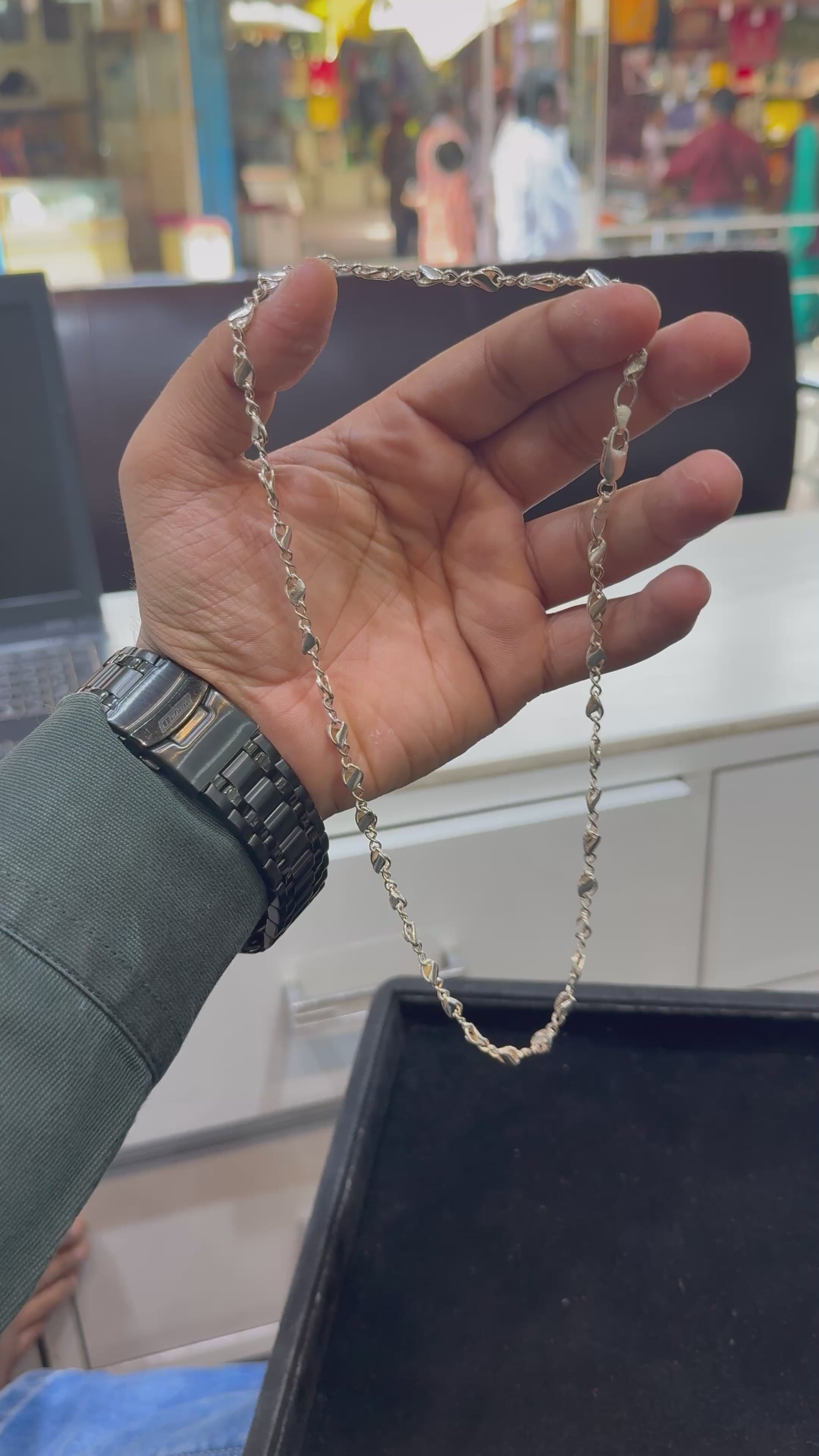 𝐁𝐨𝐱 𝐂𝐡𝐚𝐢𝐧